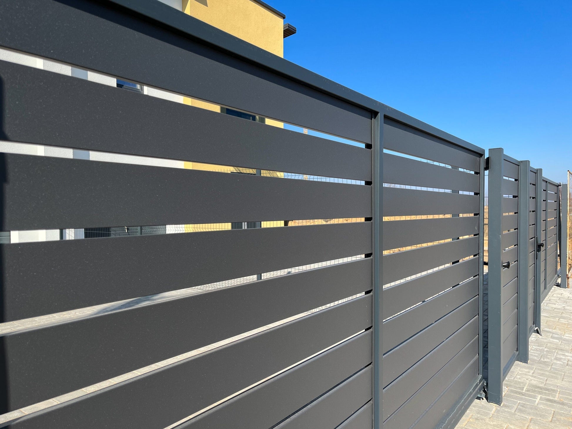 ALUMINUM FENCING 96"WX42½"H IMAGE 2