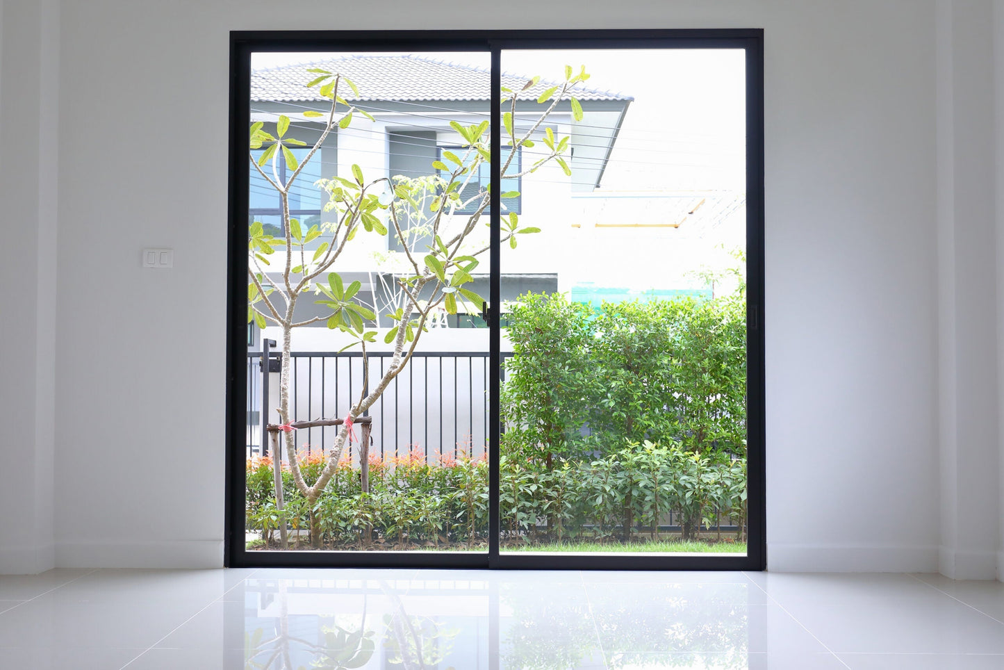 ALUMINUM SLIDING DOOR 108"WX96"H IMAGE 4